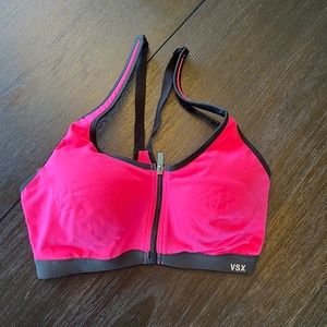 New Victoria’s Secret Sports Bra - size 34C